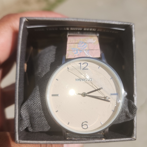 Beautiful watch - Picture 8 of 10